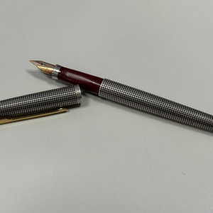 파카75 만년필 프로토타입 레드섹션