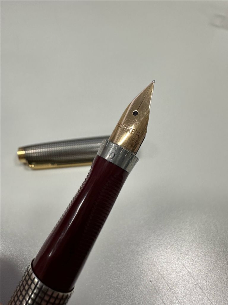 파카75 만년필 프로토타입 레드섹션--1