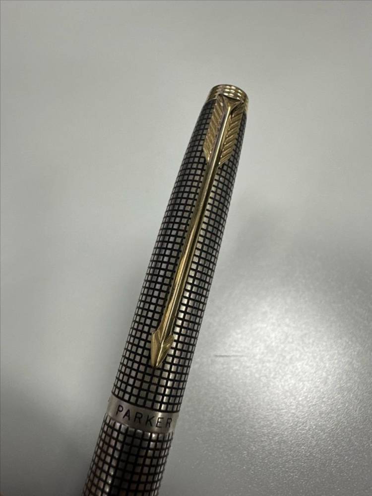 파카75 만년필 프로토타입 레드섹션--3