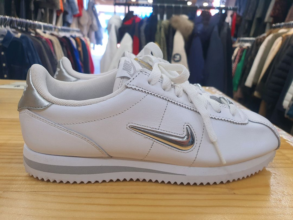 나이키 코르테즈 베이직 쥬얼 실버 (240/상태양호)--4