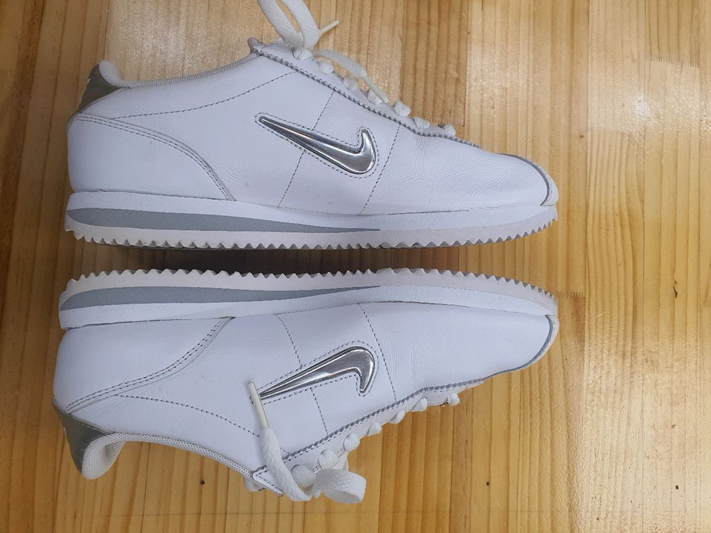 나이키 코르테즈 베이직 쥬얼 실버 (240/상태양호)--5