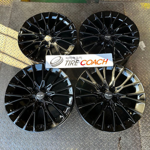 18인치 제네시스 G80 RG3 유광블랙 정품 순정휠 1대분 이미지