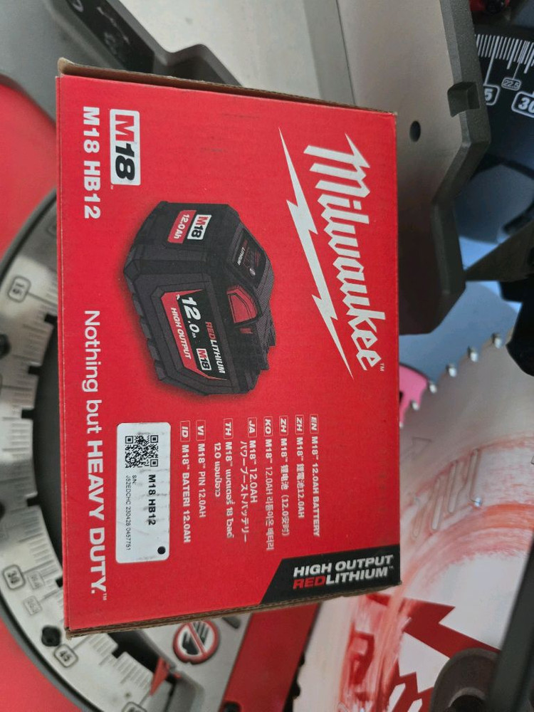 밀워키 슬라이딩 각도절단기 세트 이미지