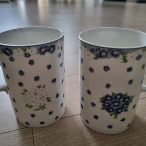 새제품) 깔끔한 스타일 한국도자기 머그잔 컵2