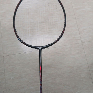 트라이온 이노베이션 레드 배드민턴 라켓