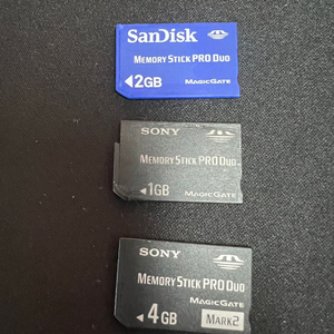 소니 메모리스틱 4GB 1GB PRO Duo 샌디스크 2GB 판매 합니다.