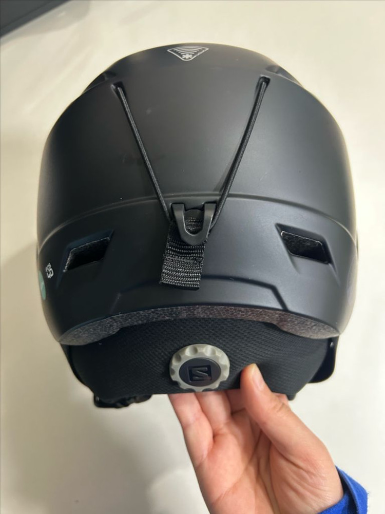 살로몬 주니어 스키 헬멧 이미지