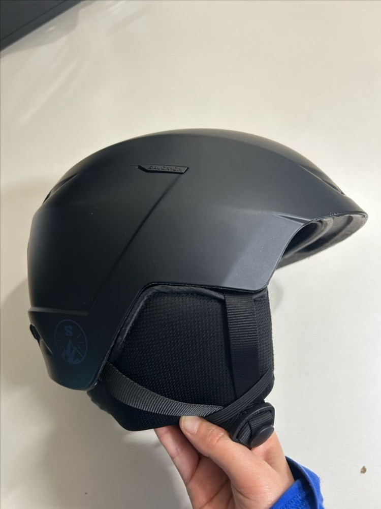 살로몬 주니어 스키 헬멧 이미지