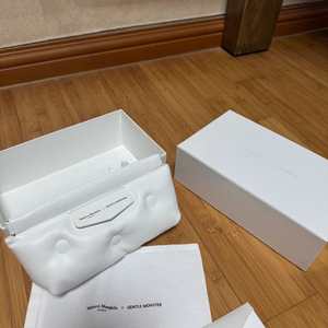 (새상품)메종마르지엘라x젠틀몬스터MM207선글라스 판매합니다