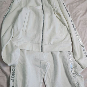 몽클레르 키즈 트레이닝복 셋업 12y