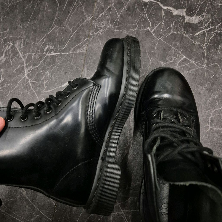 닥터마틴 1460 모노 8홀 블랙 250mm 이미지