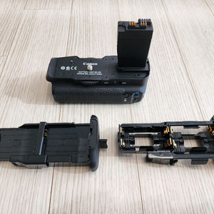 캐논 bg-e8 세로그립 팝니다