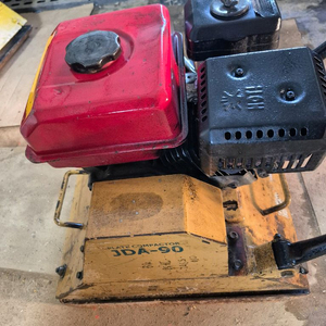 로빈 콤팩터 땅다짐기