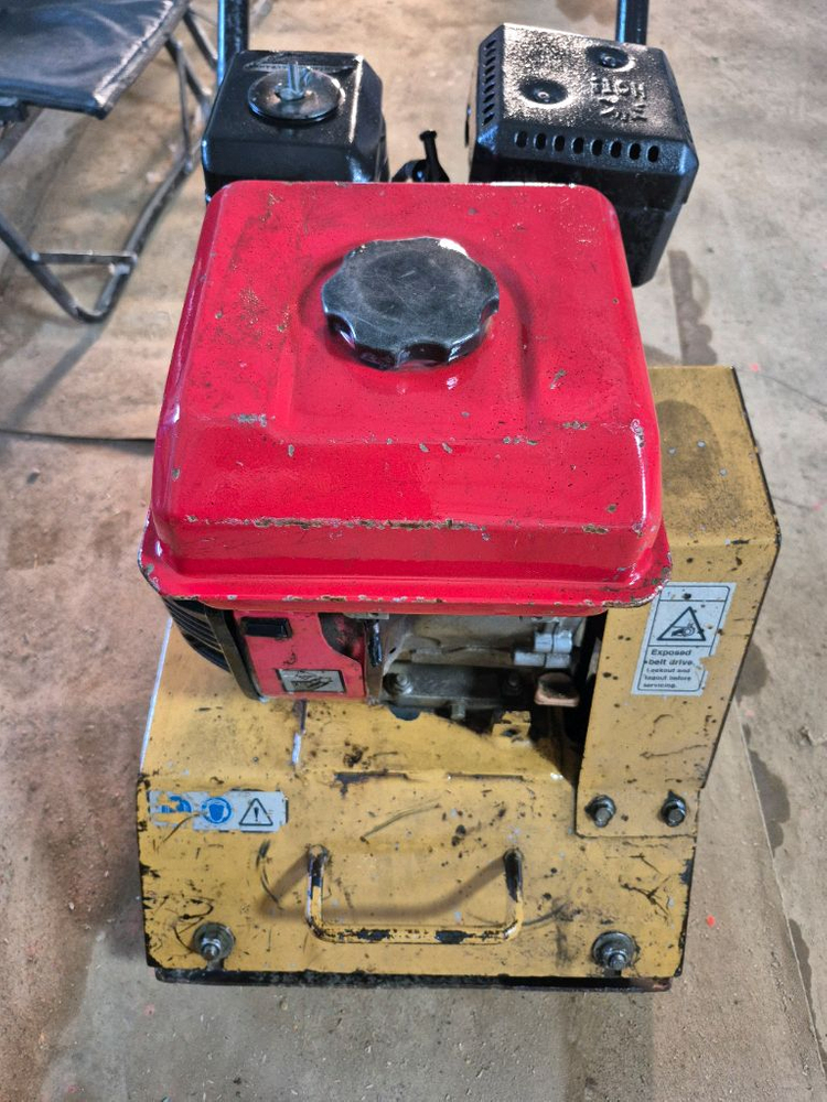 로빈 콤팩터 땅다짐기--1