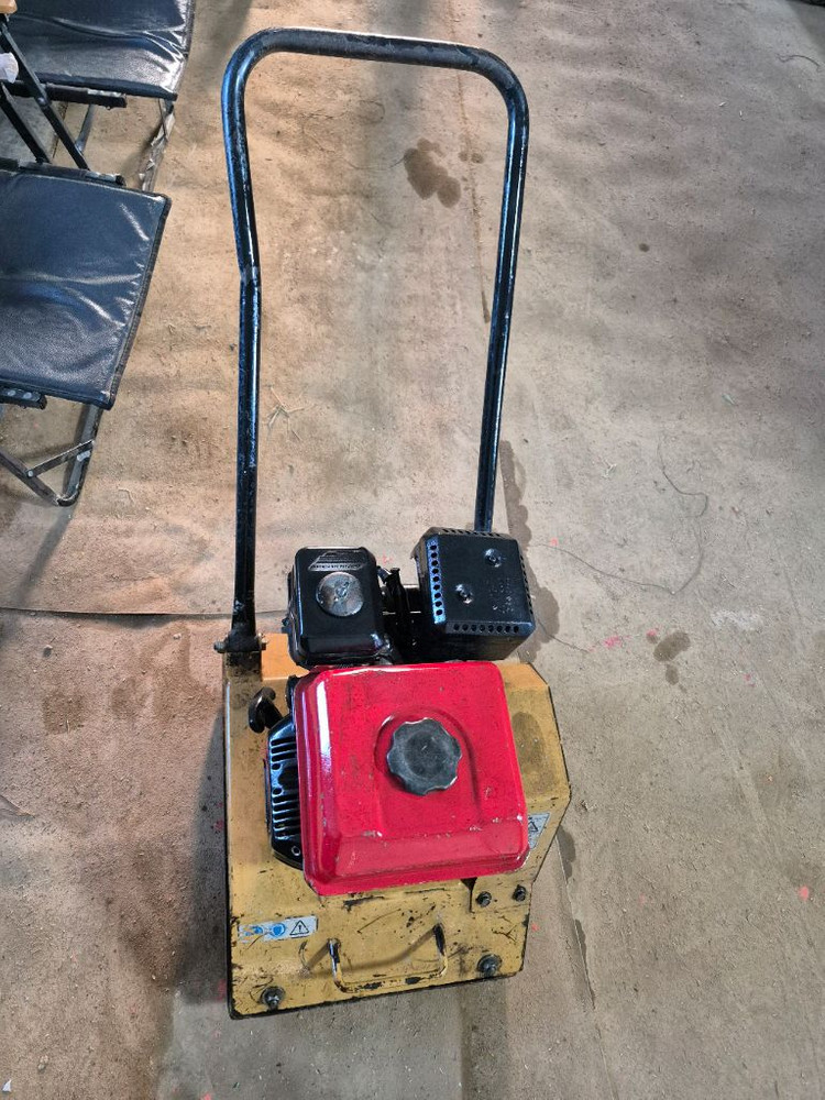 로빈 콤팩터 땅다짐기--3