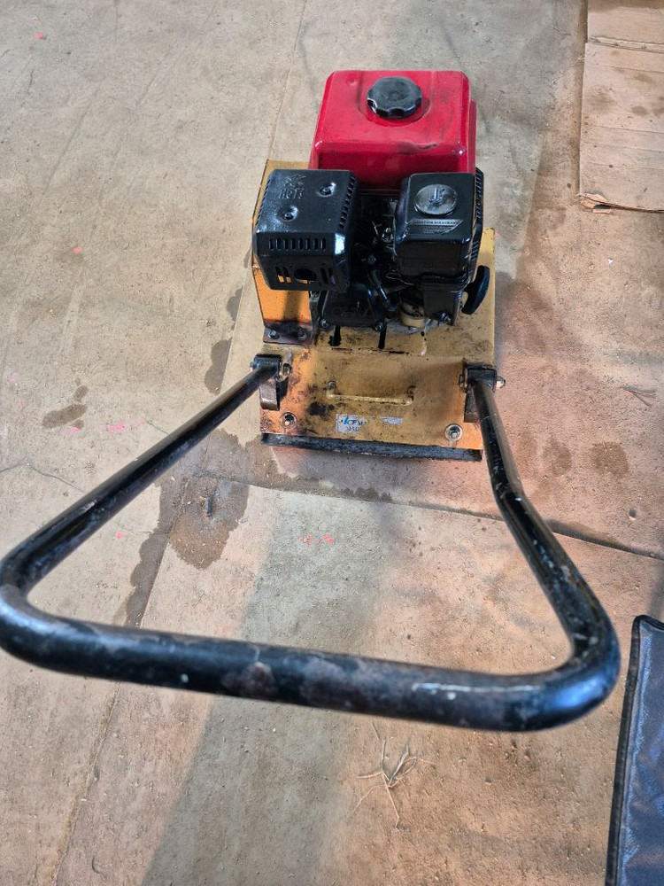 로빈 콤팩터 땅다짐기--4