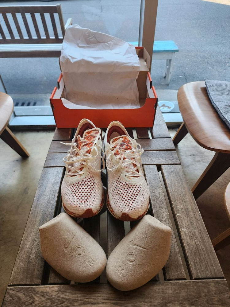 나이키 베이퍼 플라이 3 카본화(한정판)--2