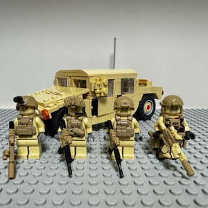 레고 밀리터리 커스텀 피규어 4개+험비 일괄 판매합니다