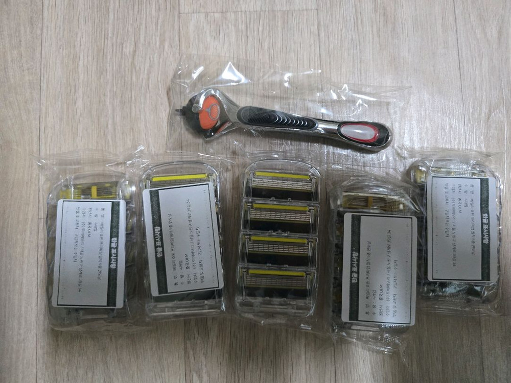 호환용 질레트 스윙 면도기 + 프로쉴드 옐로우 면도날 5팩20개 새상품--1