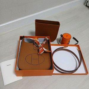 미니 에블린 셀리에 이미지