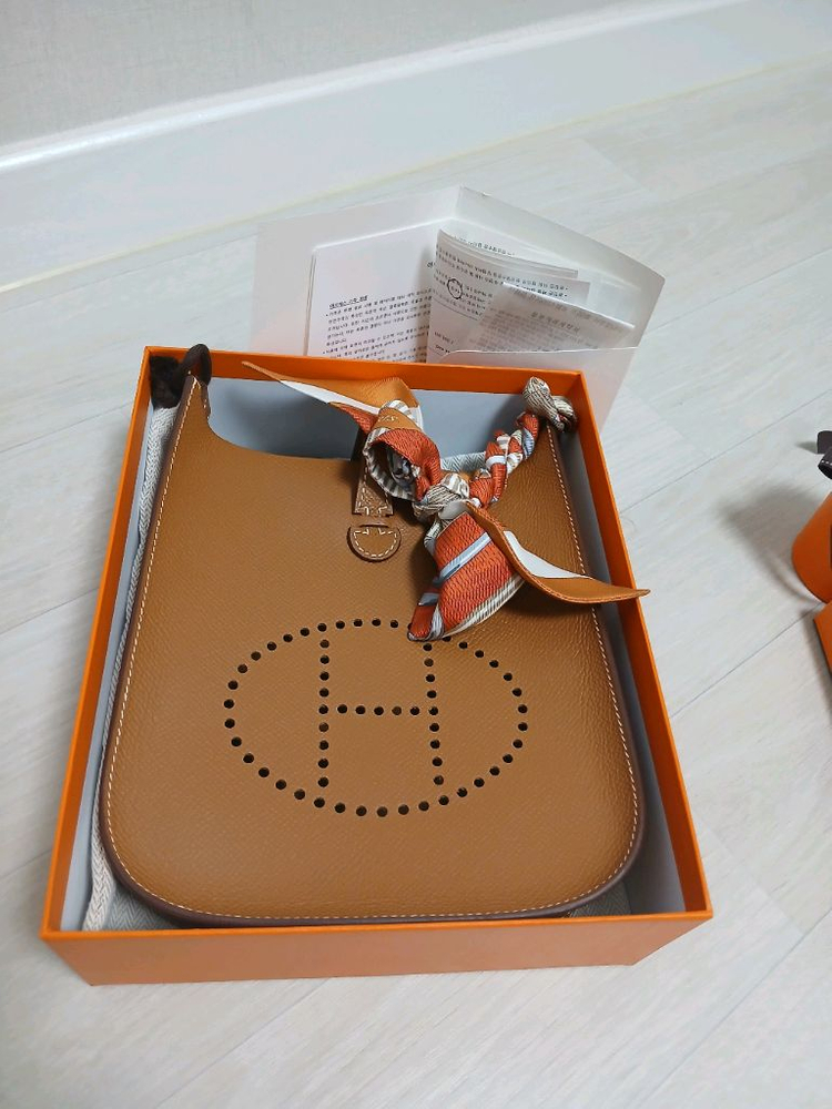 미니 에블린 셀리에 이미지