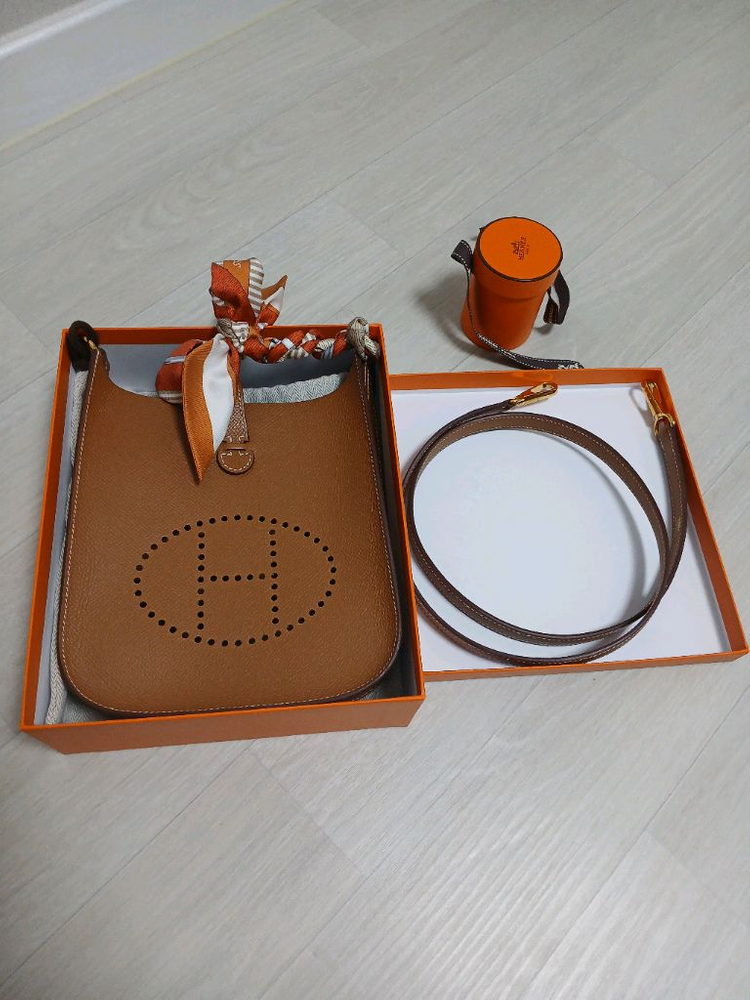 미니 에블린 셀리에 이미지