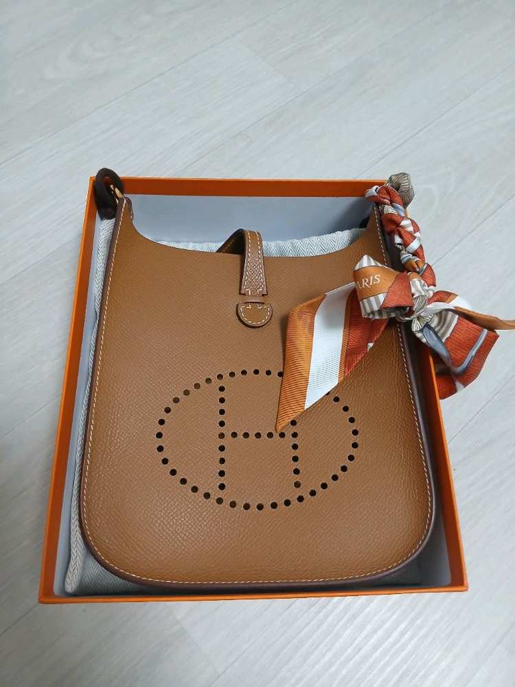 미니 에블린 셀리에 이미지