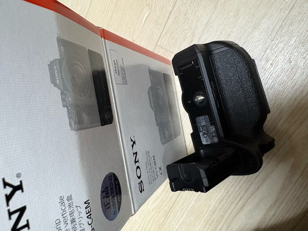 소니 a7m4 세로그립--1