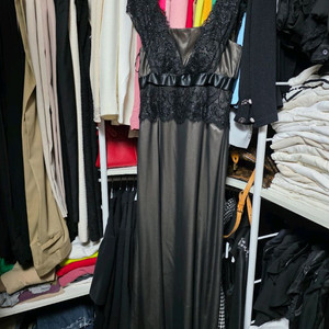 JS Collections 블랙 레이스 롱 드레스