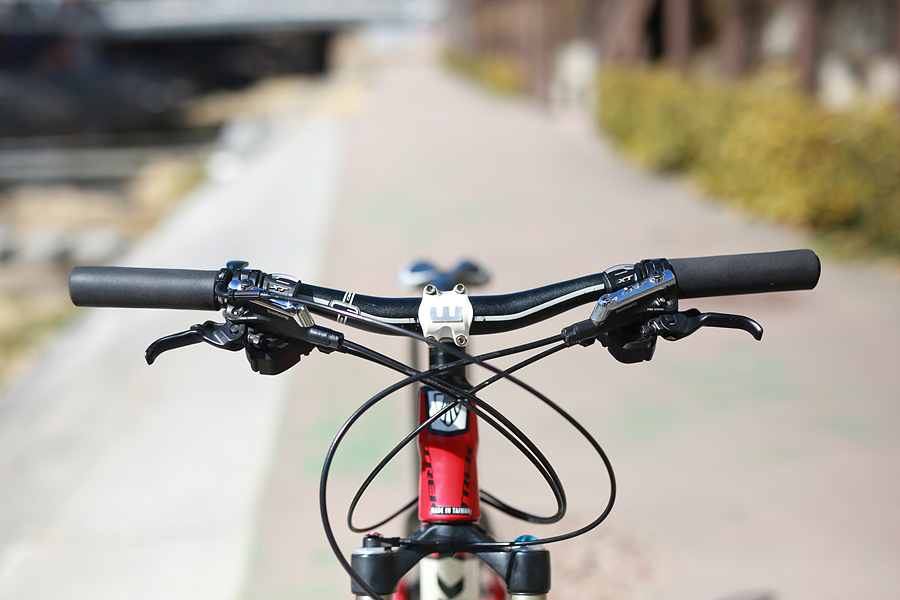 *가격인하*12년 트렉 8500 15.5인치*XT 30단* -26인치---8