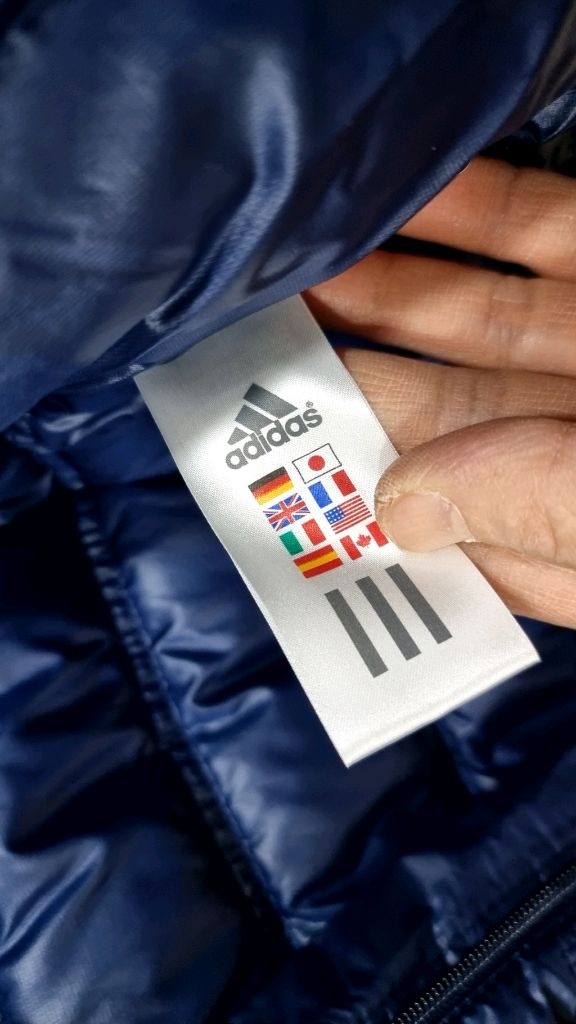 아디다스 여성 후드 덕다운경량패딩85 자켓 팝니다.--8