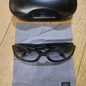 페라가모 선글라스 이미지