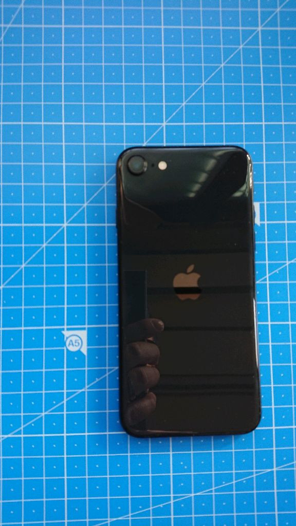 아이폰 se2 64기가--1