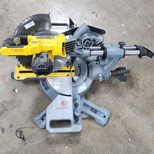 스탠리 충전식 무선 슬라이딩 각도 절단기 SCM701 이미지