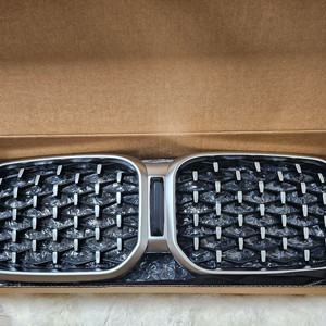 BMW X4 20i msp 순정그릴입니다. 이미지