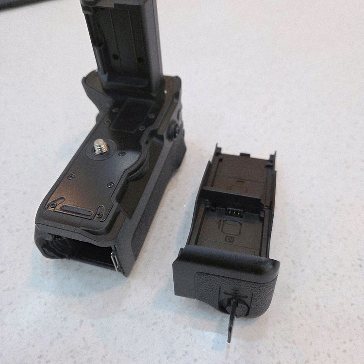 소니 A7M4 세로그립--3