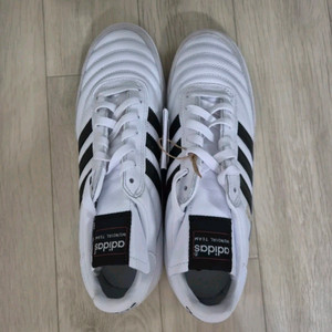 아디다스 문디알 팀 흰색 270mm 새상품