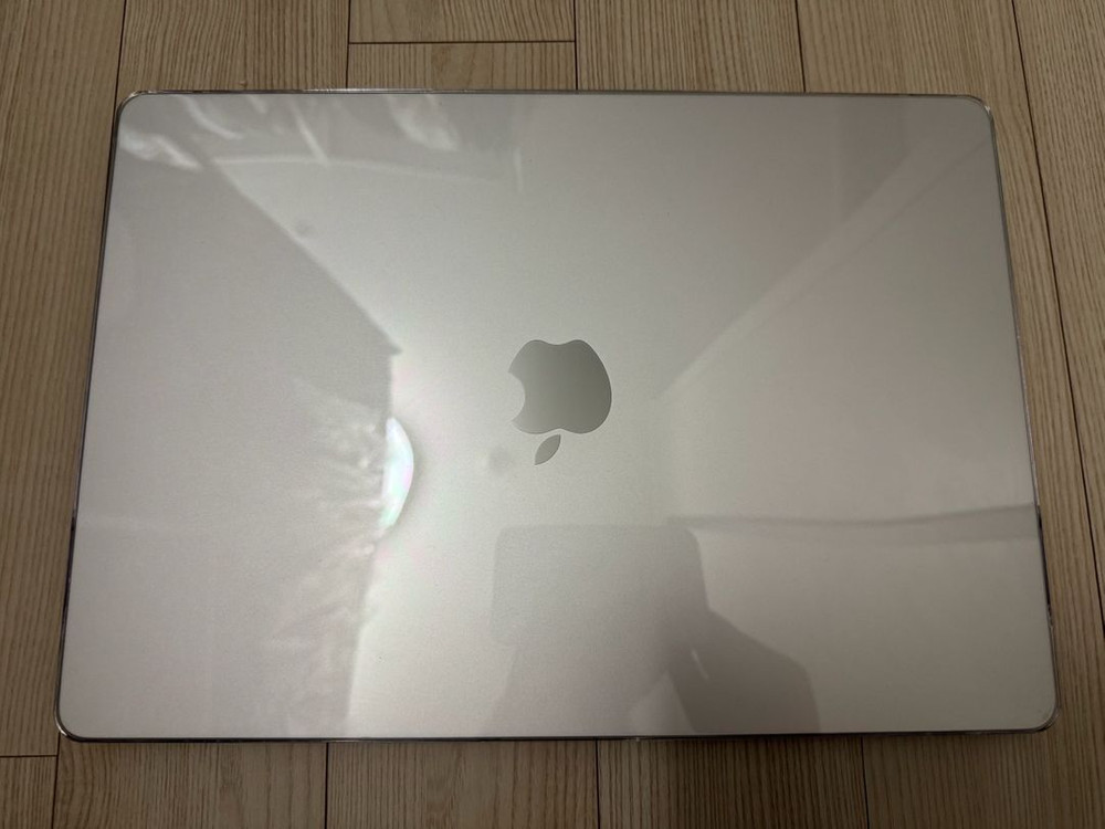 맥북에어 15인치 실버 M3 8GB 256GB SSD 기본형 팝니다.--1