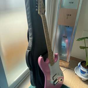 Squier Stratocaster 스콰이어 핑크 일렉 기타