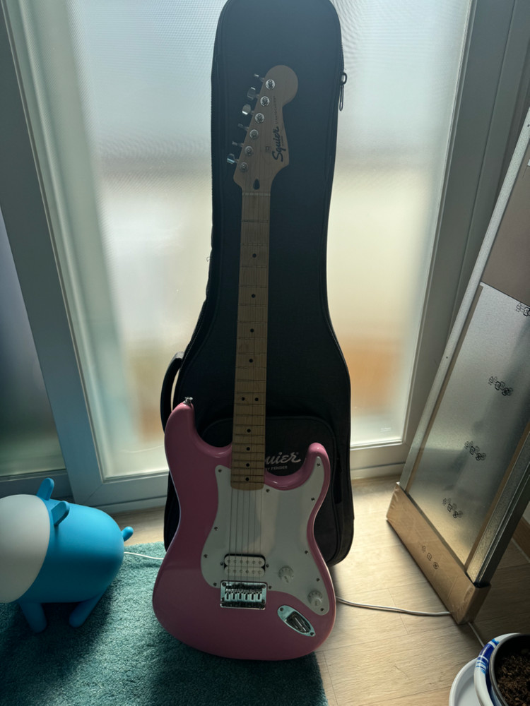 Squier Stratocaster 스콰이어 핑크 일렉 기타--3