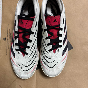 아디다스 프레데터 프로 TF 풋살화 255mm