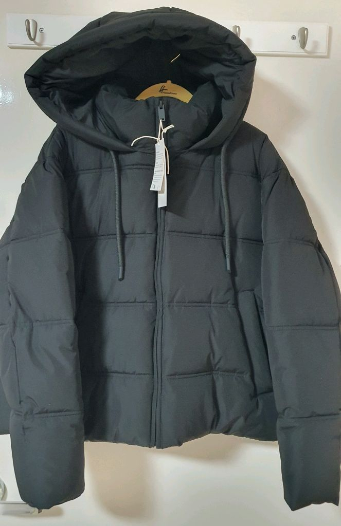 자라 검정후드 숏패딩 이미지