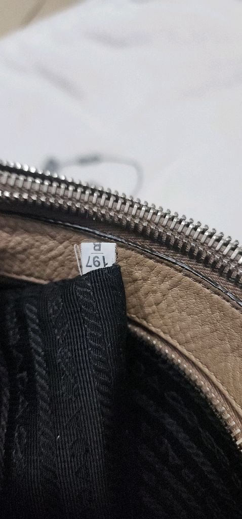 프라다 여성 지퍼 크로스백--7