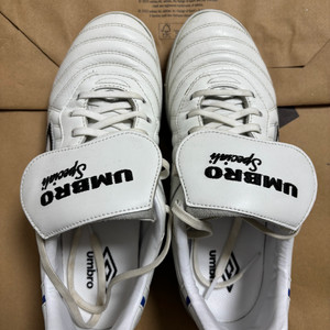 엄브로 스페셜리 tf 255mm