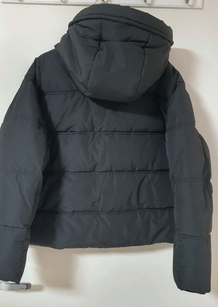 자라 검정후드 숏패딩 이미지