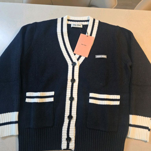 미우미우 네이비 가디건 새상품