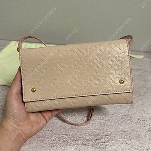 [풀구성] 버버리 TB 모노그램 레더 월렛 크로스백 핑크