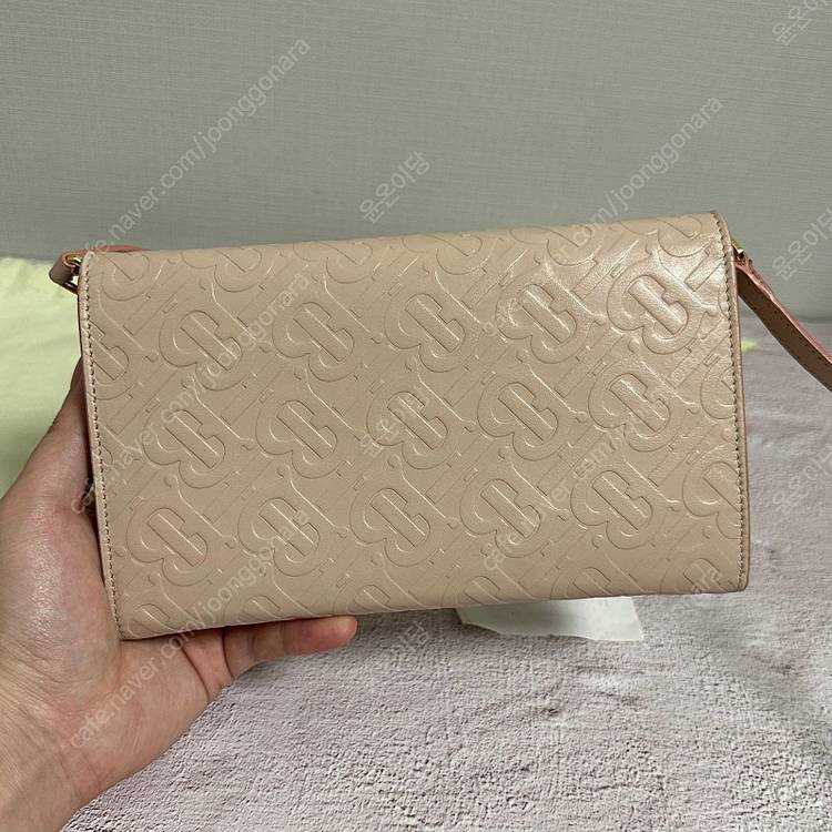 [풀구성] 버버리 TB 모노그램 레더 월렛 크로스백 핑크--1