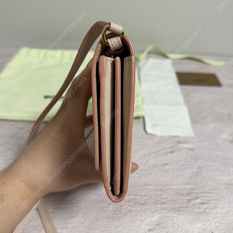 [풀구성] 버버리 TB 모노그램 레더 월렛 크로스백 핑크--4