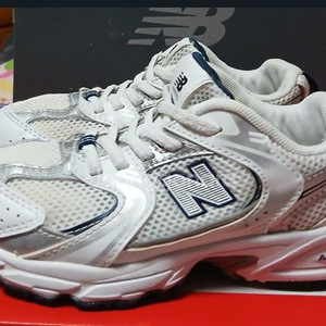뉴발란스키즈 530화이트스틸 175운동화 이미지